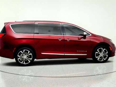 Used 2021 Chrysler Pacifica Pinnacle AWD/4WD image 4