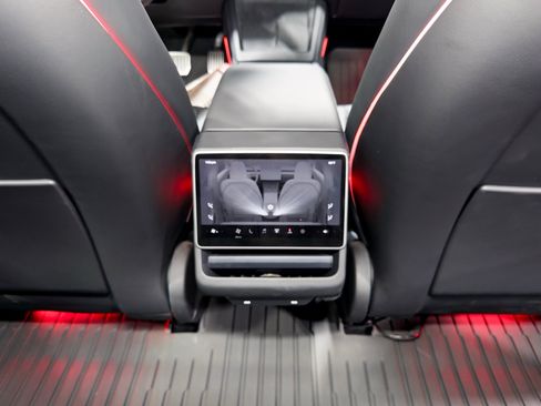 Used 2024 Tesla Model 3 Long Range AWD/4WD image 19