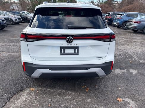 New 2026 Volkswagen Tiguan SE AWD/4WD image 6