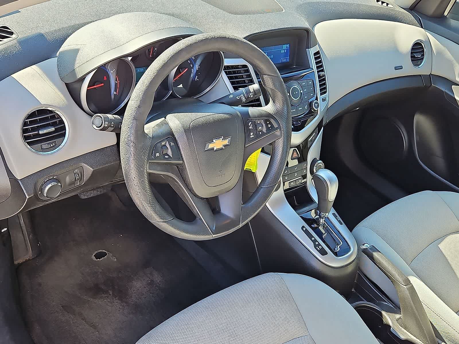 Used 2016 Chevrolet Cruze LT FWD image 16