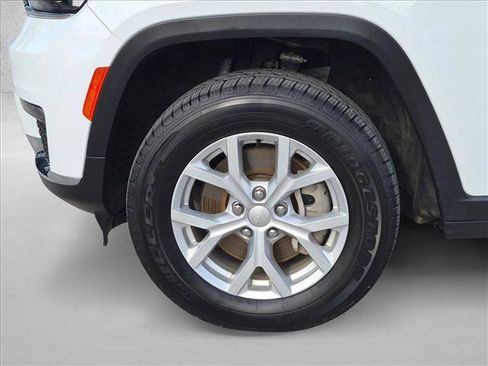 Used 2023 Jeep Grand Cherokee L Limited AWD/4WD image 21