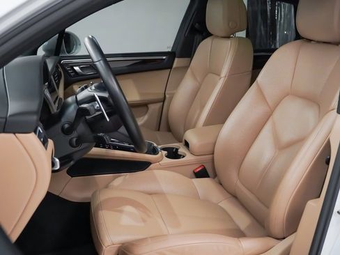 Used 2022 Porsche Macan image 5