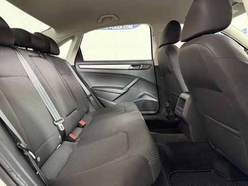 Used 2012 Volkswagen Passat 2.5 S image 21