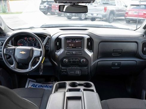 Used 2021 Chevrolet Silverado 2500 Custom w/ Custom Value Package image 15