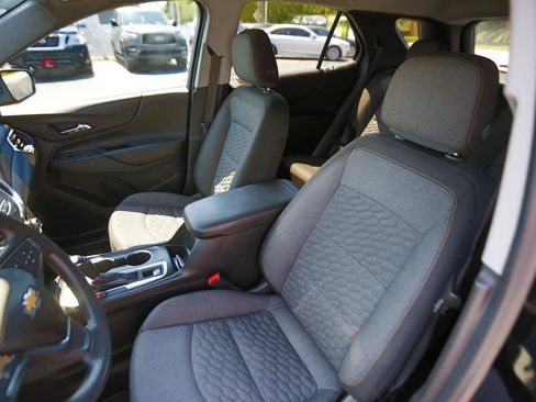Used 2020 Chevrolet Equinox LT FWD image 5