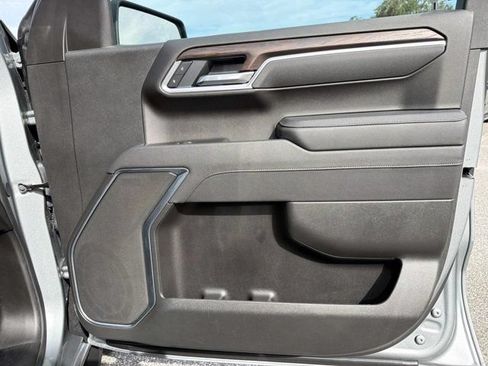Used 2026 GMC Sierra 1500 SLT RWD image 16