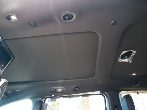 New 2026 Chrysler Pacifica Limited image 32