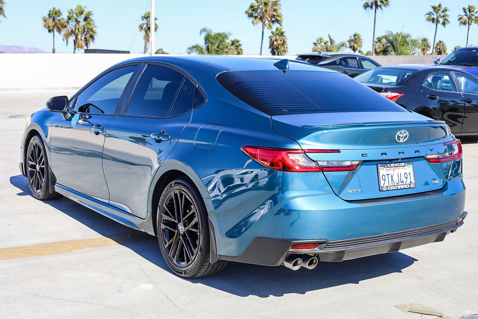 Used 2025 Toyota Camry SE w/ Convenience Package FWD image 5