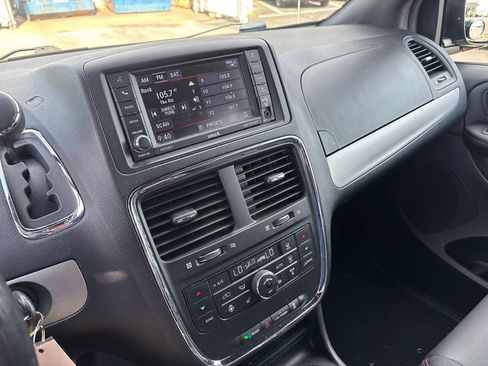 Used 2018 Dodge Grand Caravan GT FWD image 10