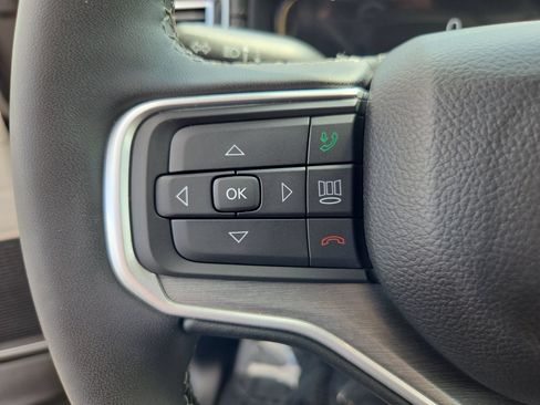 Used 2025 Jeep Wagoneer 4WD image 31