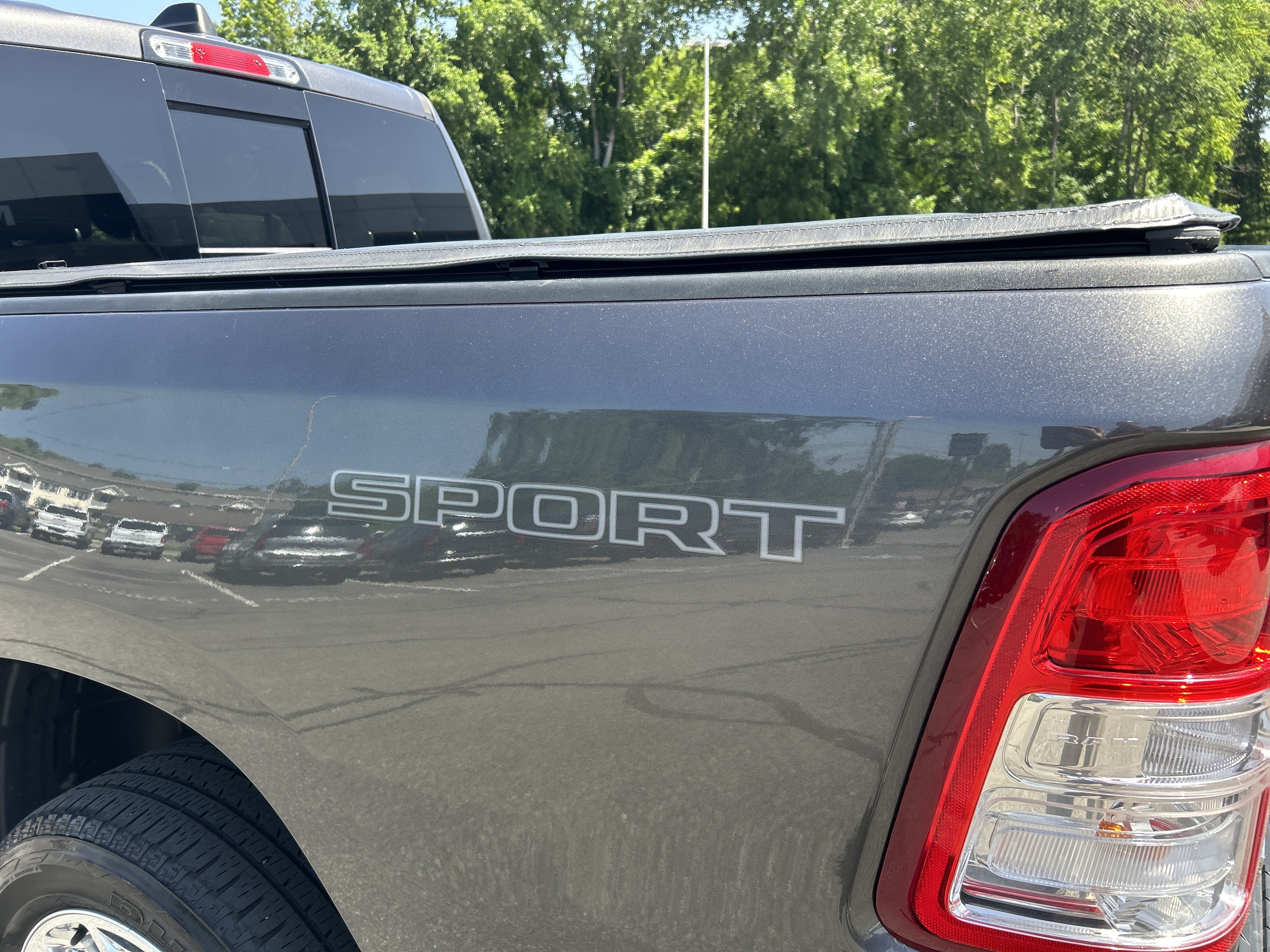 Used 2022 RAM 1500 Big Horn AWD/4WD image 8