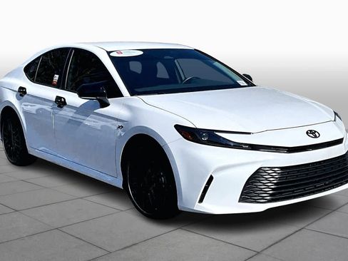 Certified 2025 Toyota Camry LE image 3
