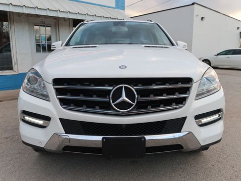 Used 2015 Mercedes-Benz ML 250 BlueTEC 4MATIC w/ Premium 1 Package image 9