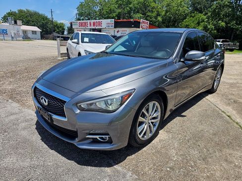 Used 2015 INFINITI Q50 Premium w/ Navigation Package RWD image 3