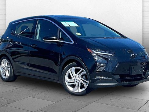 Used 2022 Chevrolet Bolt LT FWD image 1
