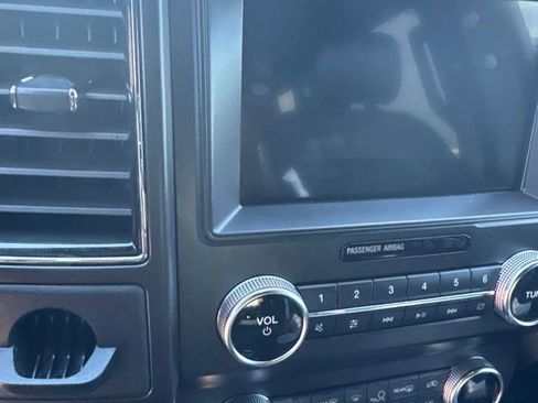 Used 2020 Ford Expedition Limited w/ Equipment Group 301A AWD/4WD image 3