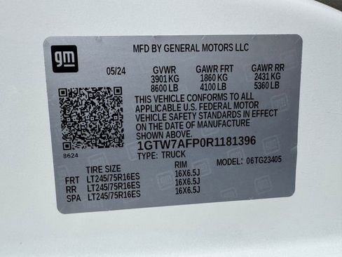 Used 2024 GMC Savana 2500 w/ Driver Convenience Package RWD image 23