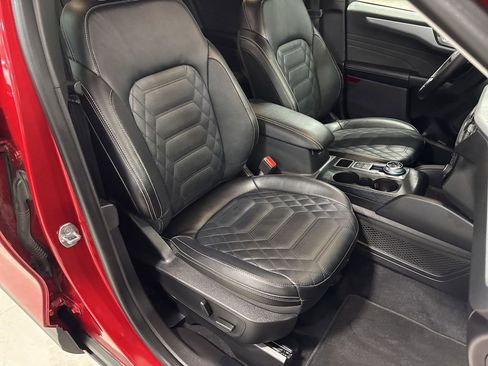 Used 2023 Ford Escape SE w/ PHEV Premium Package image 33