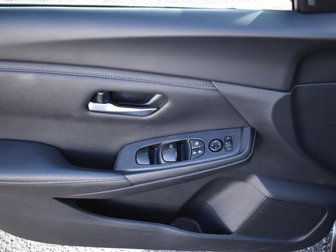 Used 2024 Nissan Sentra SV image 19