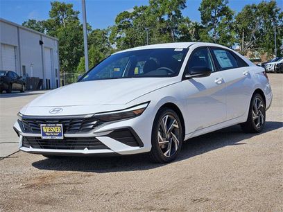 New 2025 Hyundai Elantra SEL