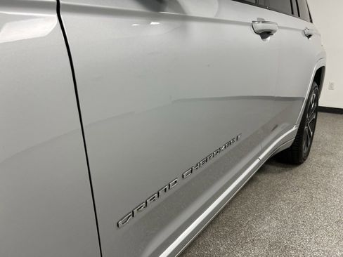 Used 2023 Jeep Grand Cherokee Overland image 17