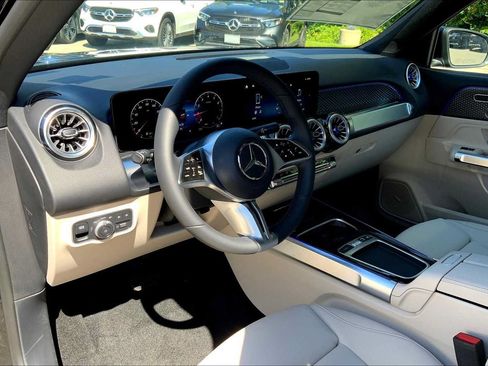 Certified 2026 Mercedes-Benz GLB 250 4MATIC image 9