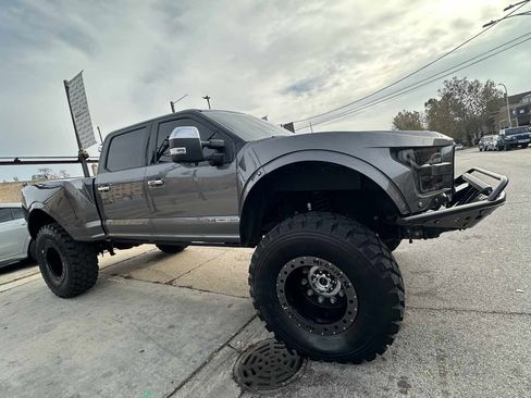 Used 2022 Ford F250 Lariat w/ Lariat Ultimate Package image 12