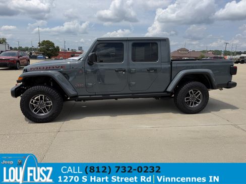 Used 2025 Jeep Gladiator Mojave w/ Safety Group AWD/4WD image 4
