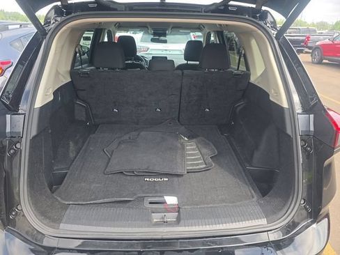 Used 2025 Nissan Rogue SV AWD/4WD image 12