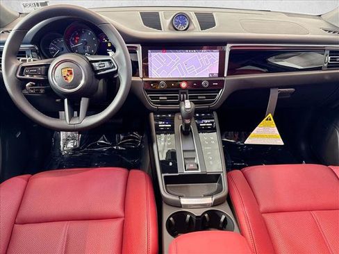 Certified 2026 Porsche Macan AWD/4WD image 21