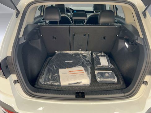 New 2026 Volkswagen Taos SE image 29