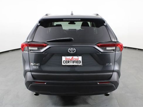 Used 2020 Toyota RAV4 XLE w/ Convenience Package image 10