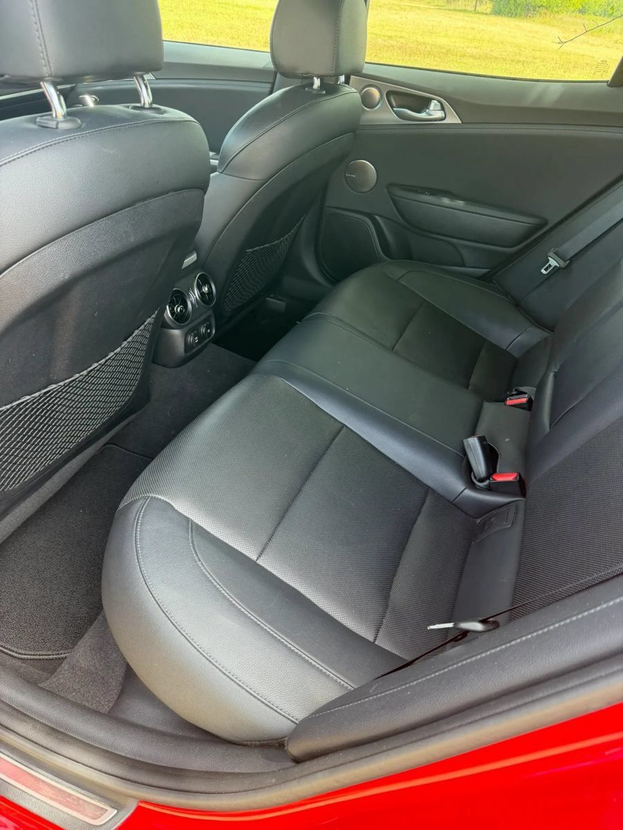 Used 2019 Kia Stinger GT1 AWD/4WD image 17