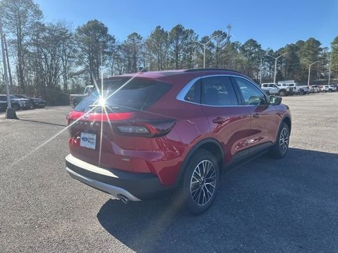 New 2026 Ford Escape SE w/ PHEV Premium Package FWD image 3