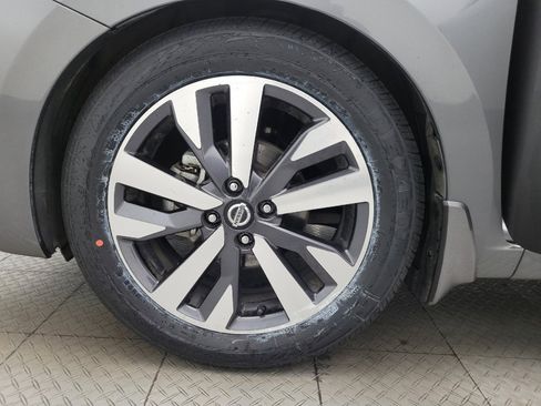 Used 2020 Nissan Versa SR image 31