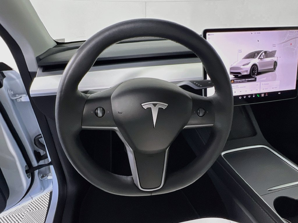 Used 2022 Tesla Model Y Long Range AWD/4WD image 11