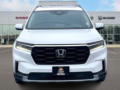 Used 2023 Honda Pilot Touring image 6