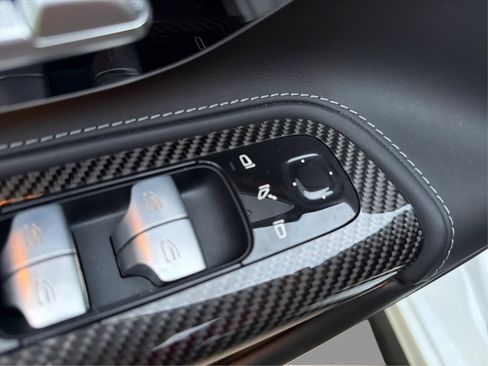 Used 2022 Mercedes-Benz SL 63 AMG 4MATIC w/ AMG Aerodynamic Package image 43