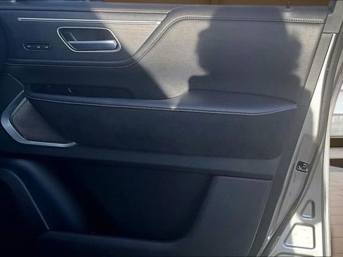 Certified 2025 INFINITI QX80 Sensory image 24