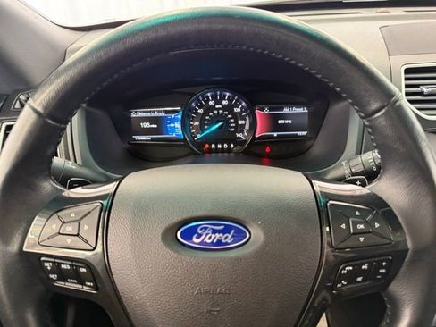 Used 2016 Ford Explorer XLT w/ Equipment Group 202A image 7