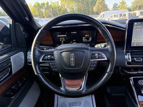 Used 2019 Lincoln Navigator Reserve AWD/4WD image 25