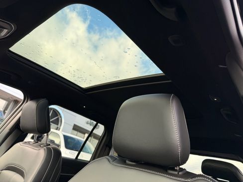 New 2025 Jeep Grand Cherokee Limited image 11