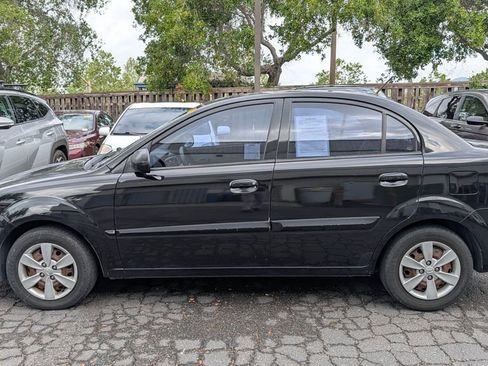 Used 2011 Kia Rio LX image 2