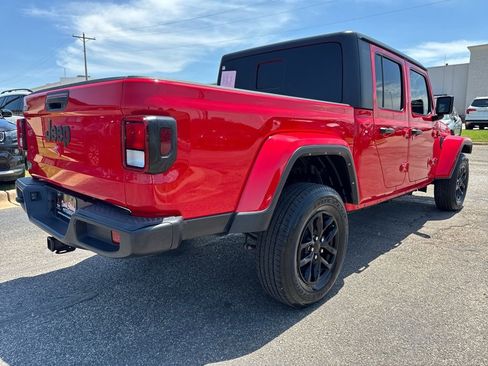 Used 2022 Jeep Gladiator Sport AWD/4WD image 4