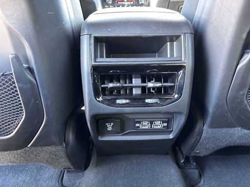 Used 2025 Jeep Grand Cherokee Altitude AWD/4WD image 20