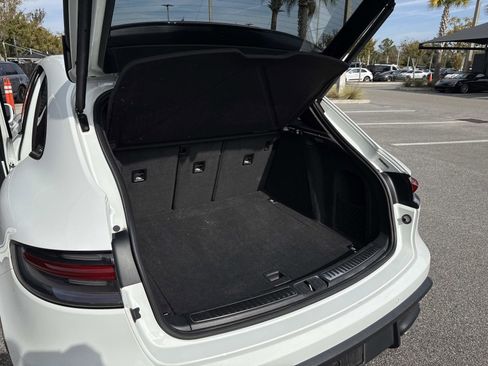 Certified 2022 Porsche Macan image 20