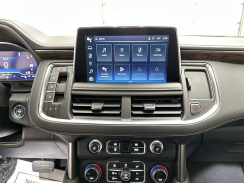 Used 2024 Chevrolet Suburban Premier image 37