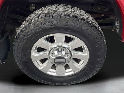 Used 2022 Ford F350 Platinum w/ FX4 Off-Road Package image 40