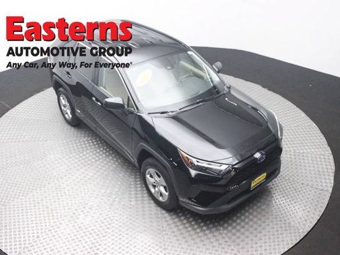 Used 2023 Toyota RAV4 LE AWD/4WD image 3