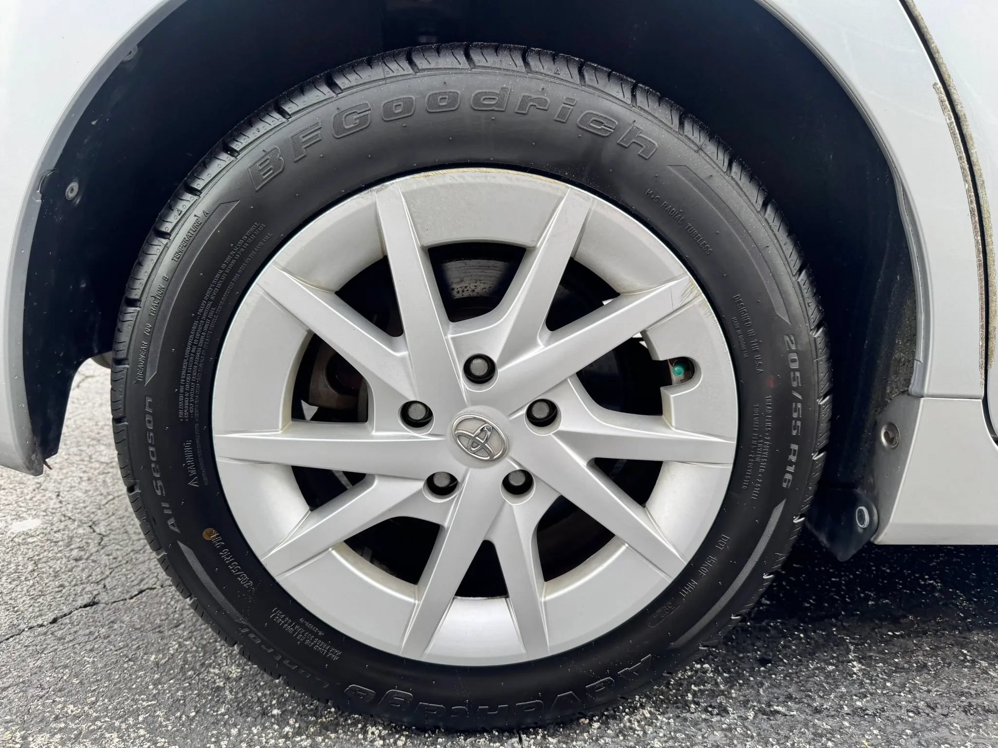 Used 2013 Toyota Prius V Three FWD image 12